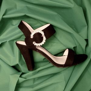 ADRIENNE VITTADINI GENO SANDALS SZ 6/SZ 9